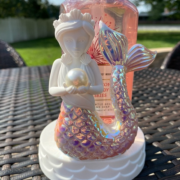 Bath & Body Works Bath Iridescent Mermaid Soap Holder Soap Poshmark